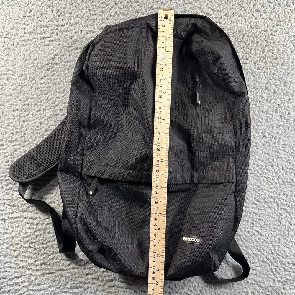 INCASE CAMPUS BACKPACK BLACK LAPTOP BOOK BAG SHOULDER STRAPS COMPACT ZIP UP